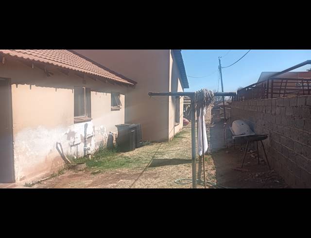 3 BEDROOM FREEHOLD FOR SALE IN VOSLOORUS